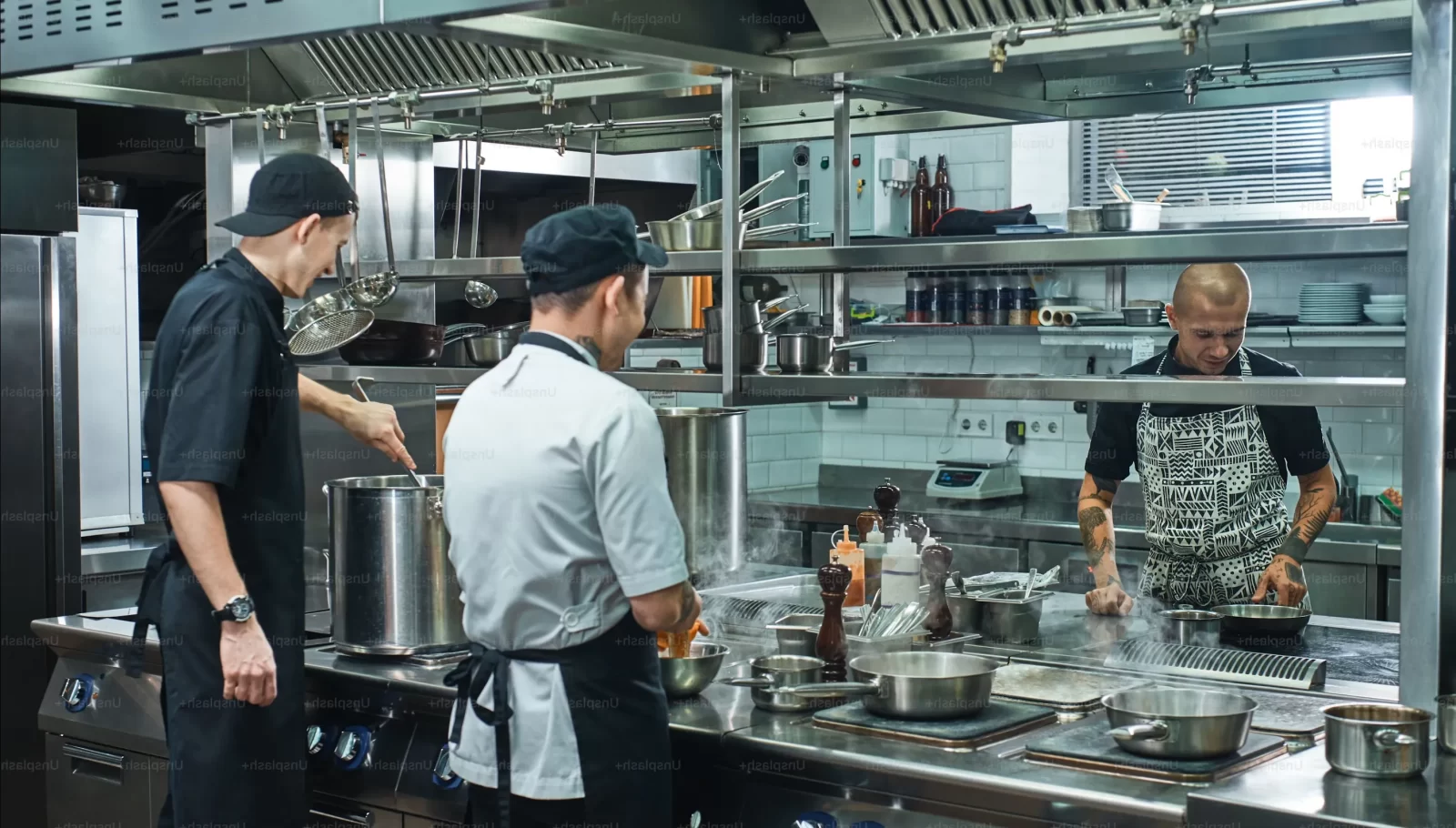 wholesale-kitchen cookware-Hotel-Restaurant-Dining-1600x910